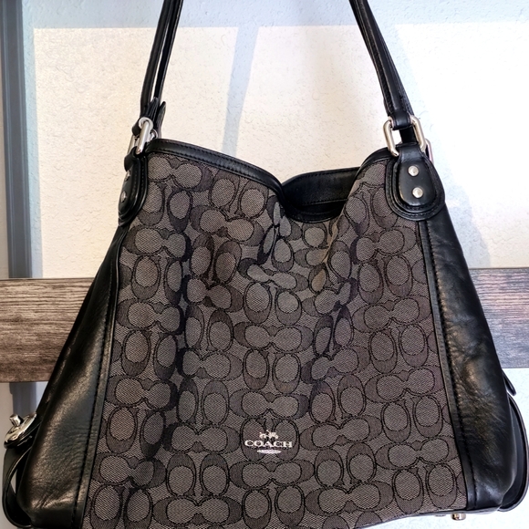 Coach Edie Shoulder Bag Signature JacquardPre-owned perfect condition